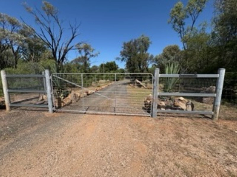 3 Old Reward Road, Rubyvale, Qld 4702 - House for sale - PropertyMate