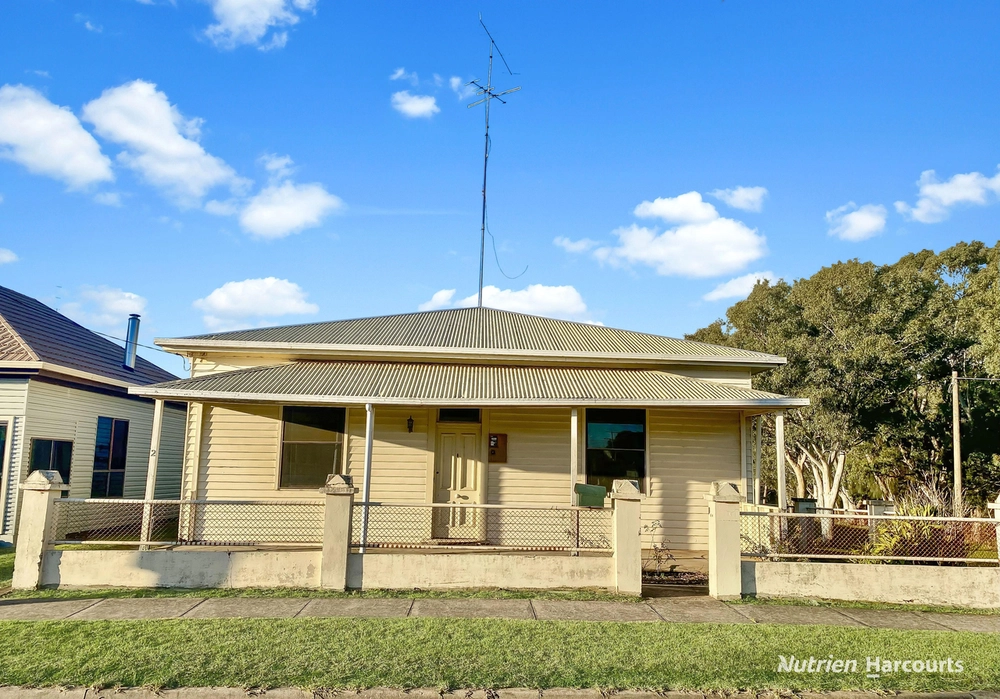 2 Clarke Street, Casterton, Vic 3311 - House - PropertyMate